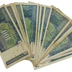 100 Rupees Old White Stripes Small Dam Issue Complete Signature Set All Four "S.Jagnnathan, K.R PURI, M.Narashimhan, I.G Patel" Lot 4 Notes **Rare** Collectable Grades.