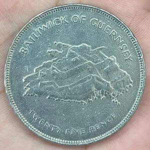 Guernsey 25 Pence 1977- Elizabeth II Silver Jubilee Rare Commemorative Rare Coin #A-482