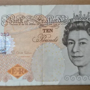 England 10 Pounds - Elizabeth II Charles Darwin Rare Note