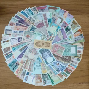 100 Different Denomination Different Countries Rare Unc (100 Note) Set