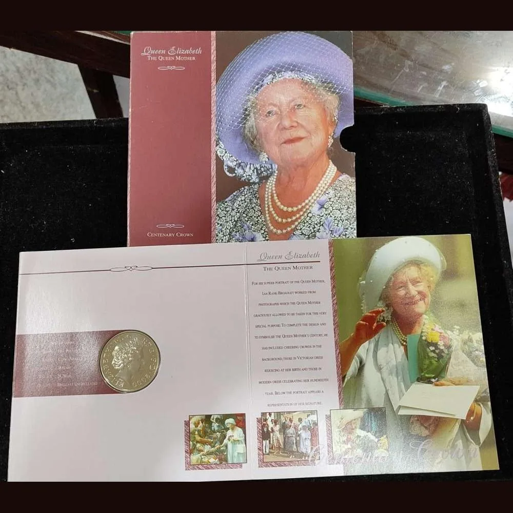 England proof set 5 pound Qween Elizabeth Qween mother 1900-2000 Royal mint ishu set