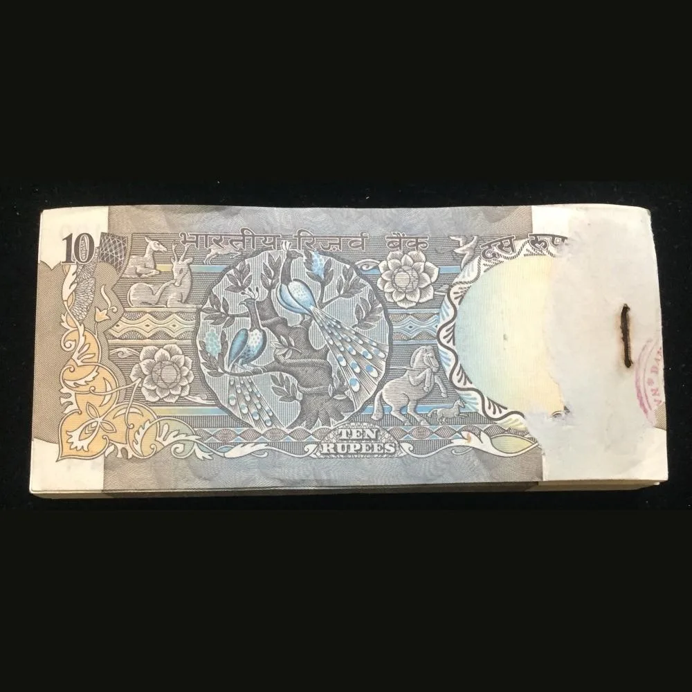 I.G.Patel ( Plaine Insert) peacock 🦚 10 rupees serial packet Last note pin Removed 100 note