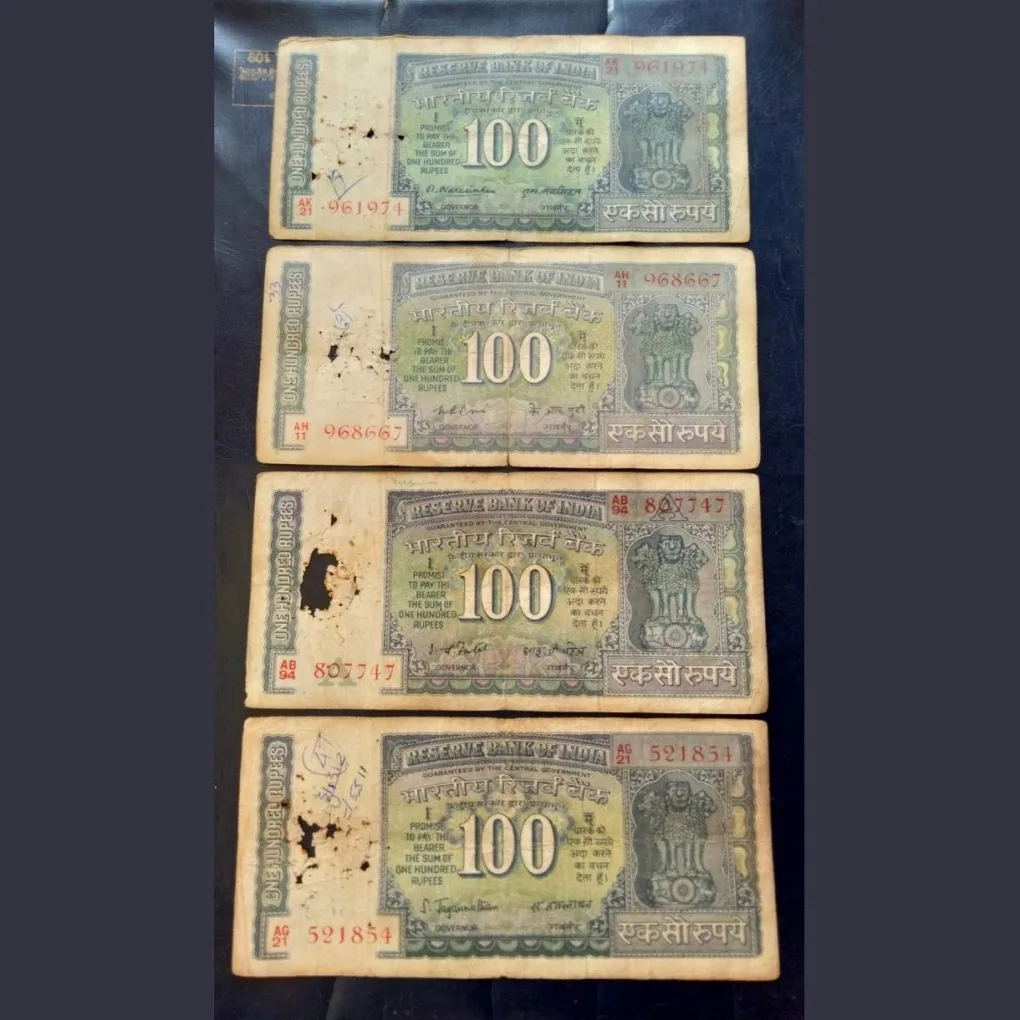 Rs 100 very rare note DAM. Issue strips variety signature Set 4. Different Signature as Image same