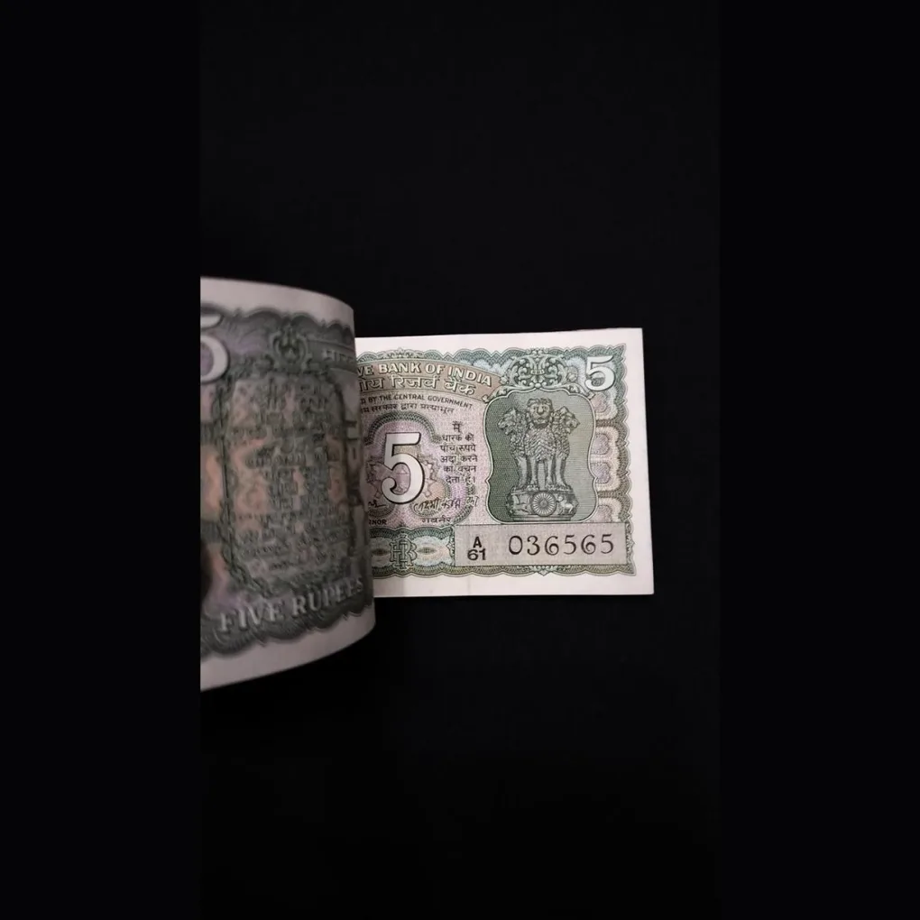 Extremely Rare Semi Fancy 5 Rupee Gandhi Bundle Chocolate Bundle