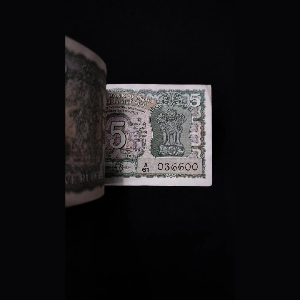 Extremely Rare Semi Fancy 5 Rupee Gandhi Bundle Chocolate Bundle