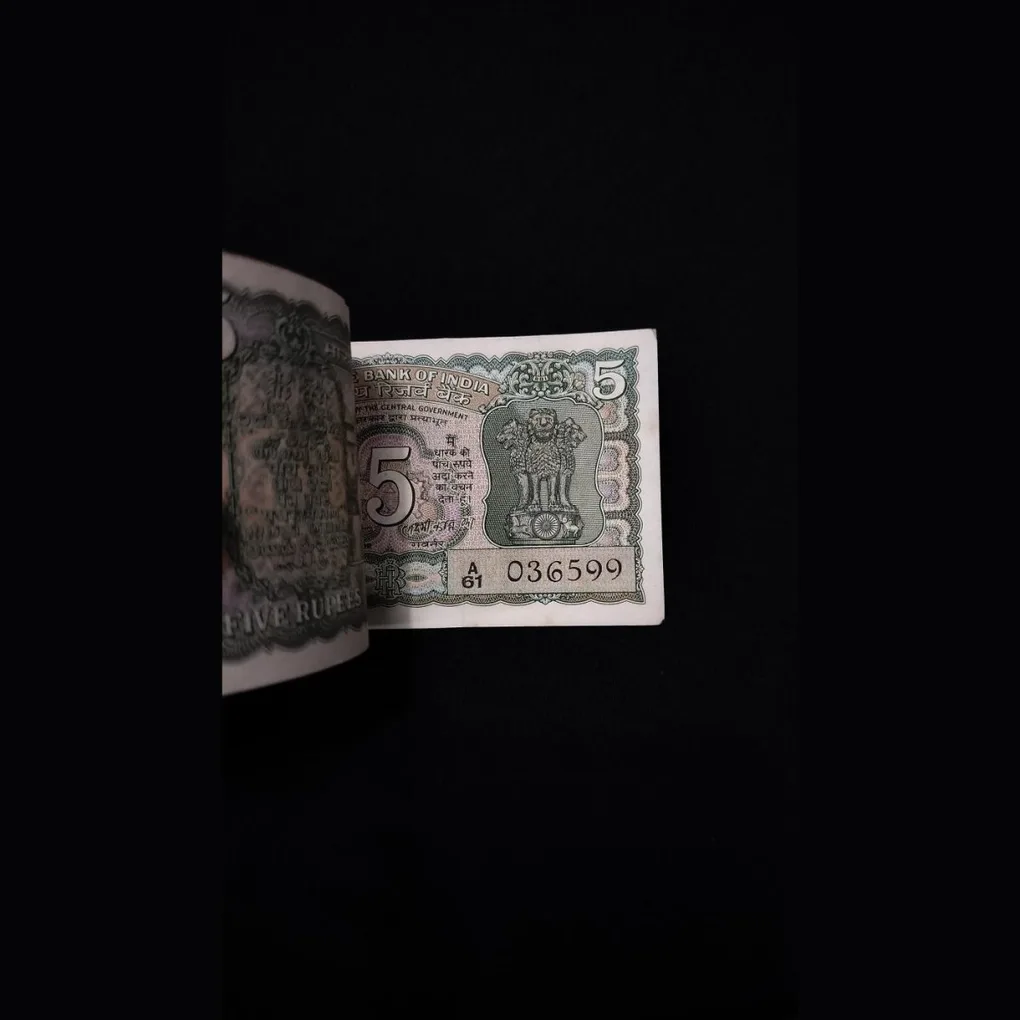Extremely Rare Semi Fancy 5 Rupee Gandhi Bundle Chocolate Bundle