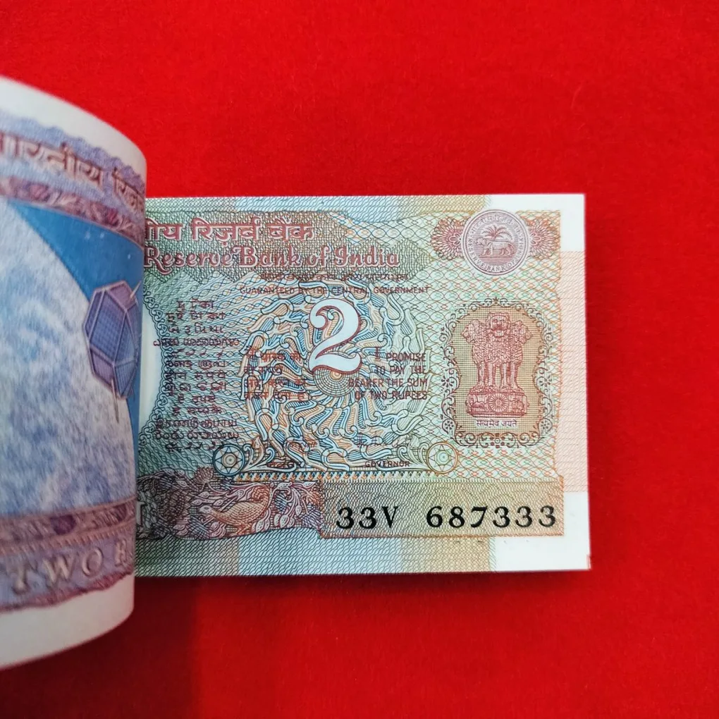 Very Rare 2 Rupee Reverse 786 Bundle RN Malhotra Serial 33V 687301