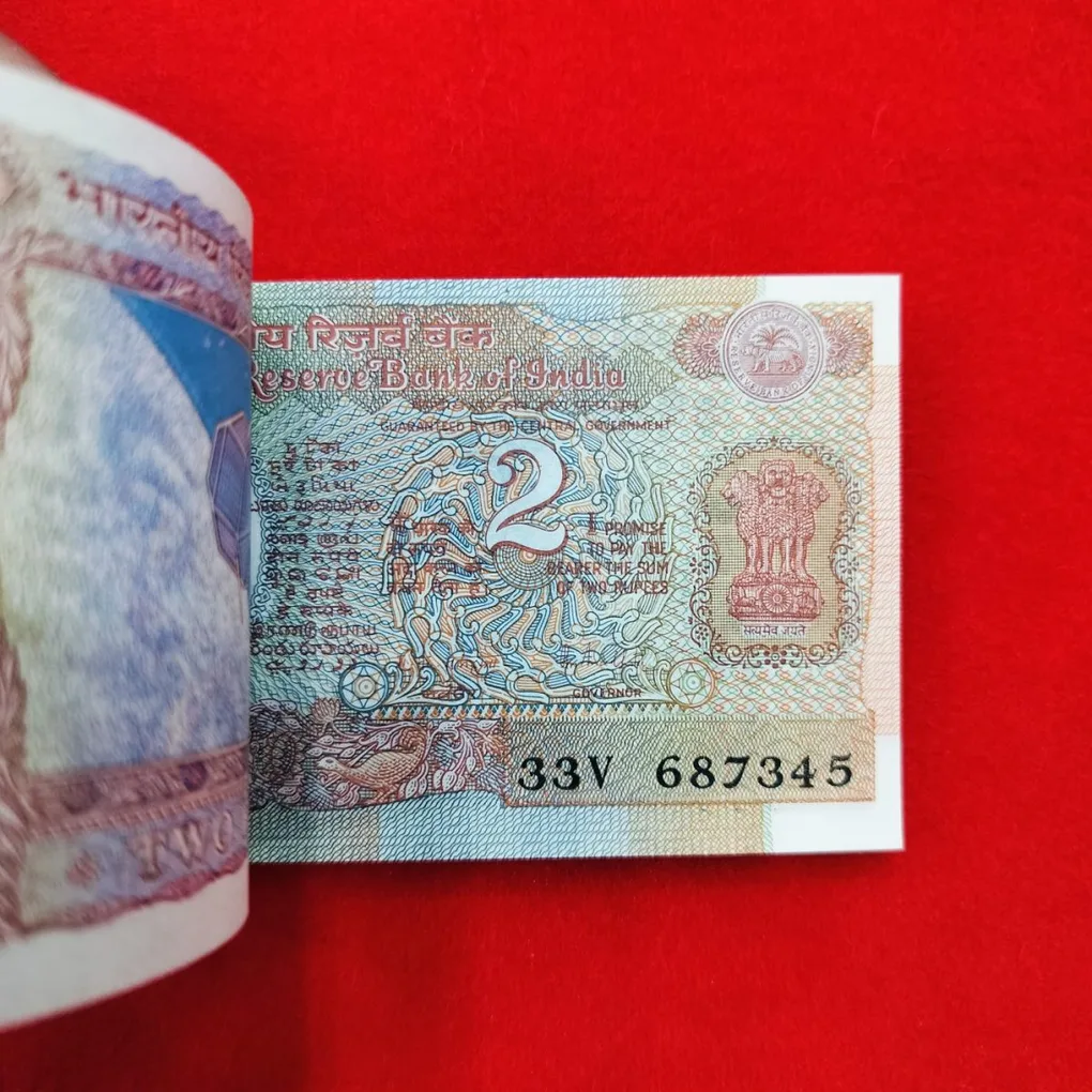 Very Rare 2 Rupee Reverse 786 Bundle RN Malhotra Serial 33V 687301