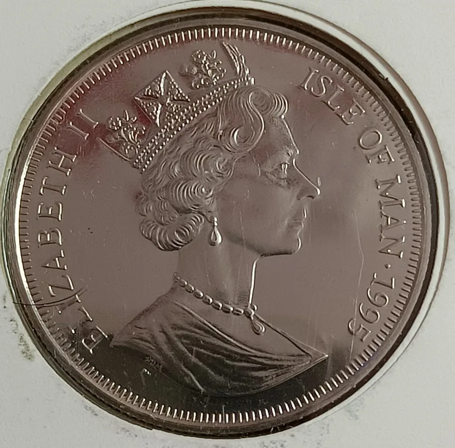 Isle of man,One Crown,1995 (95th Birthday of H.M.Queen Elizabath The Queen Mother) Weight 28.28 Gram, Diameter 38.61Grem,Unc With first day Cover Stams,Mint packing, Beautiful Set