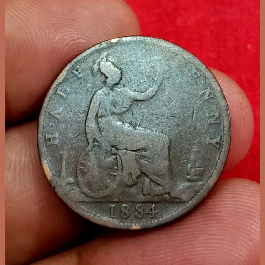 Great Britain 1/2 Penny Year 1884 Queen Victoria **Rare** Collectable Grade.