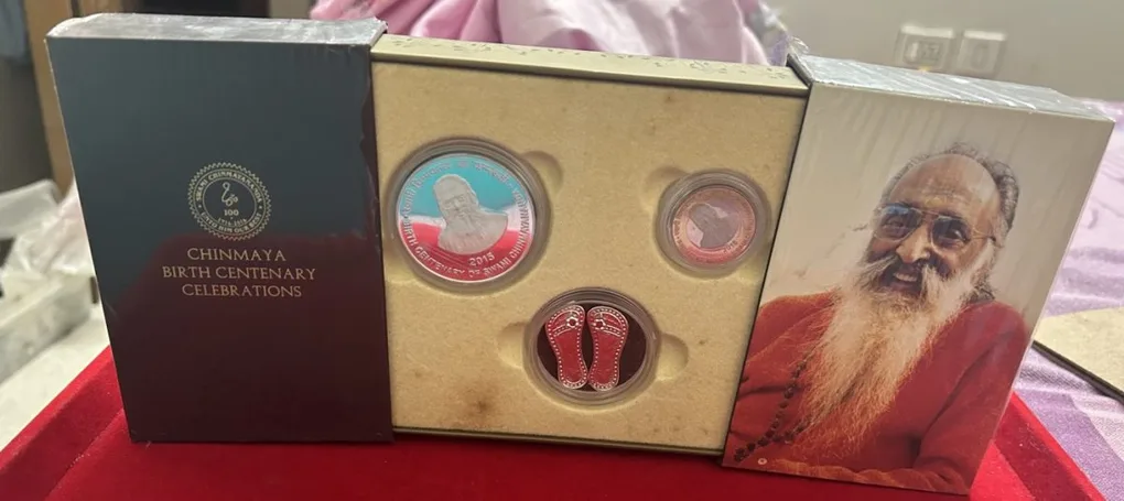 Swami Chinmaya 2015 (2 pcs) Beautiful Set With Box And Capsool