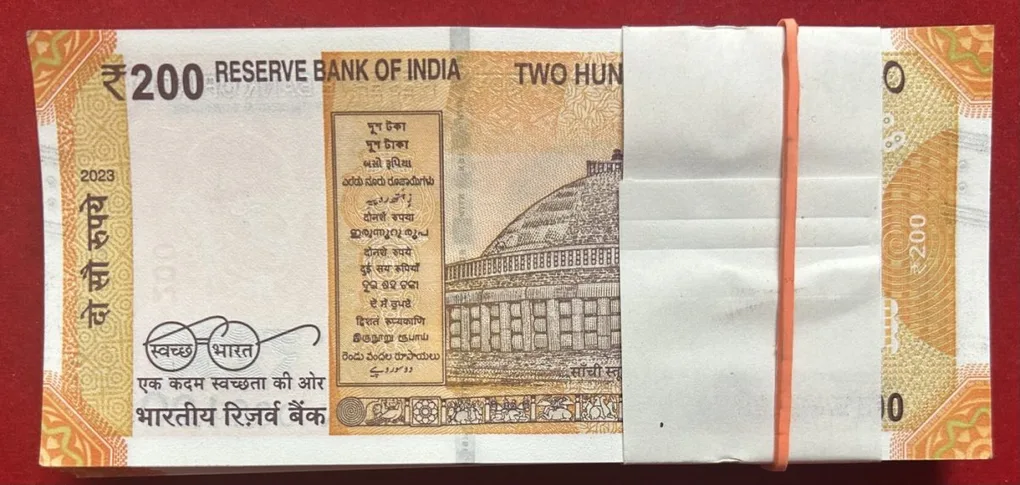 Rs 200 pkt very rare date 2023 000001 to 000100 sirial pkt governor shakti kant das colector item
