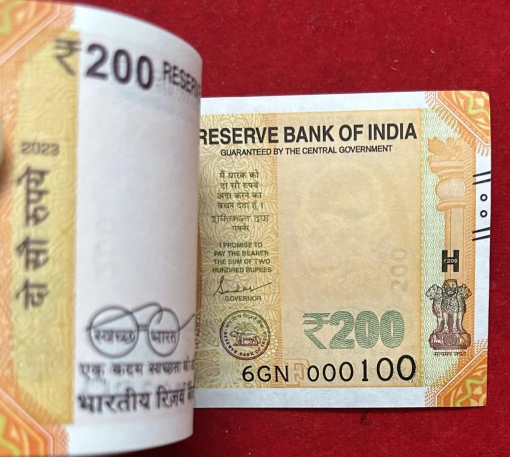 Rs 200 pkt very rare date 2023 000001 to 000100 sirial pkt governor shakti kant das colector item