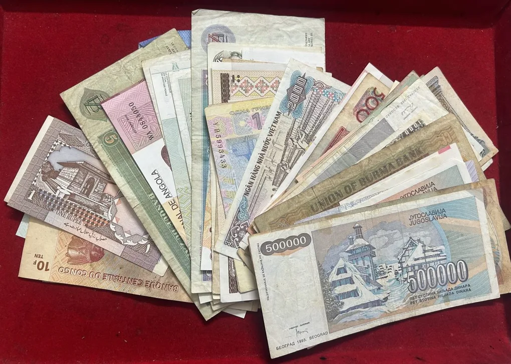 Foreign All 100 Different note World Note Collection