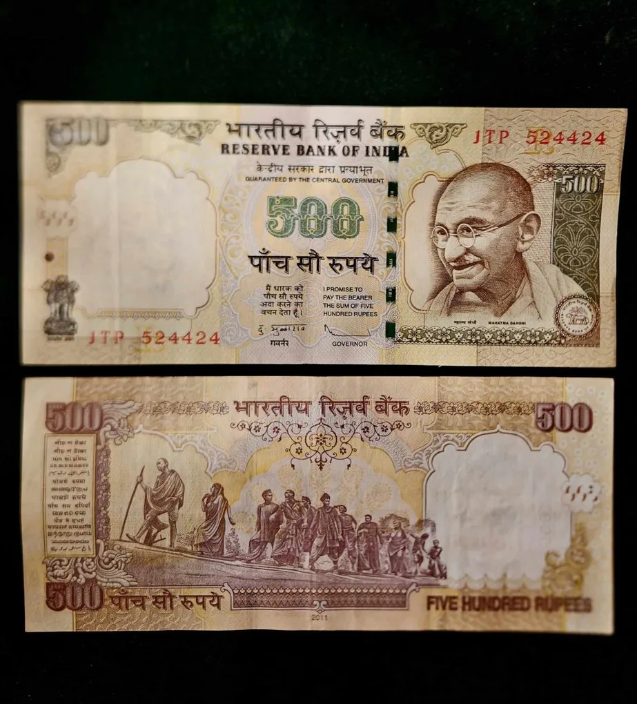 I42 - Rs 500/- Signature Series Signed by D.Subarao Inset R 2011 Issue