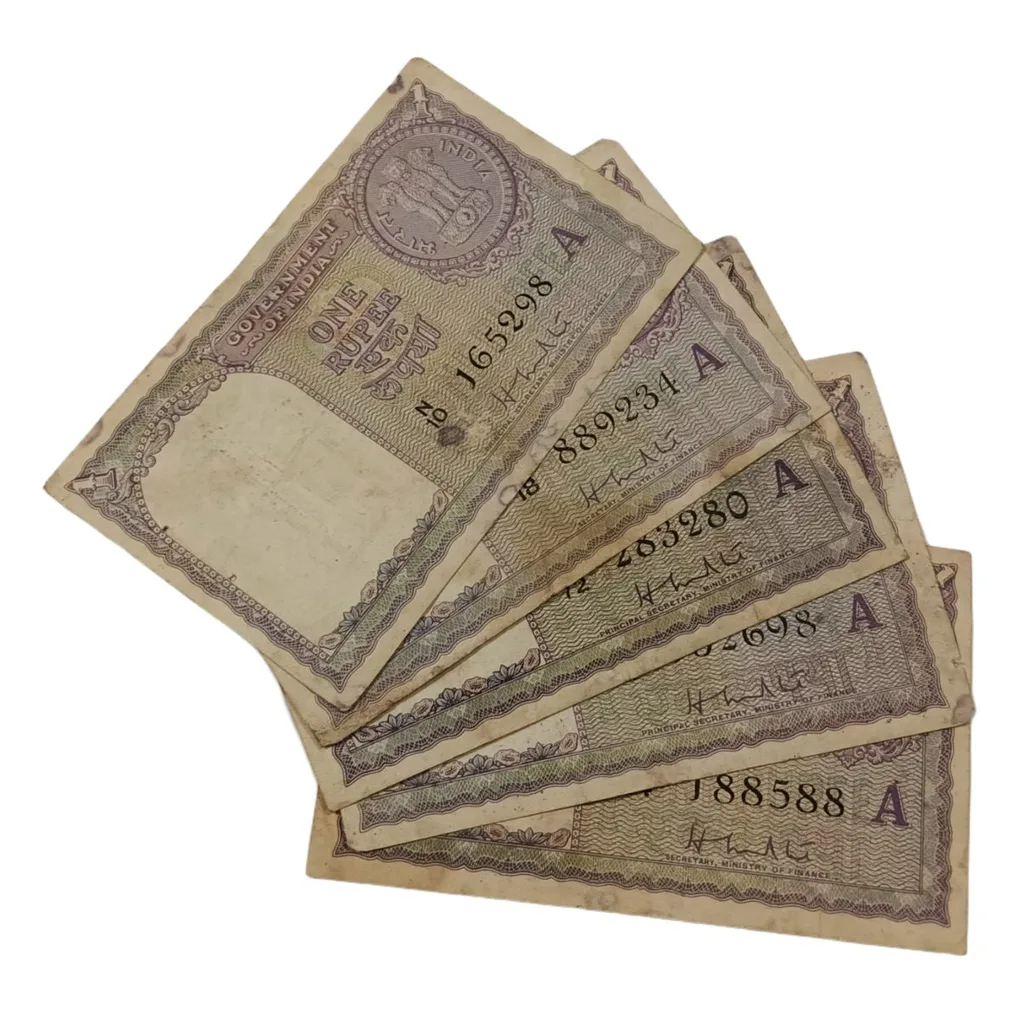 One Rupee Old Issue Year 1957 Signature H.M Patel Mixed Lot 5 Notes **Scare** Used Conditions.