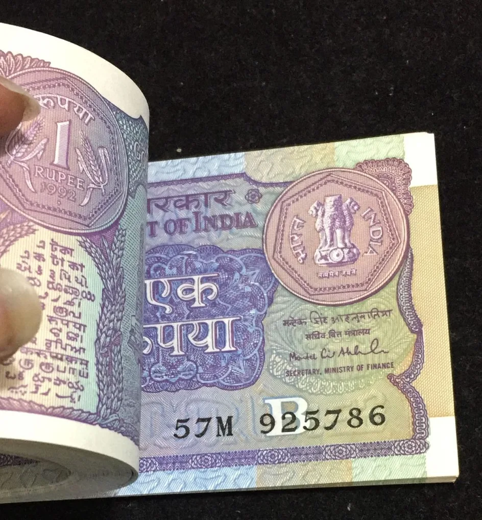 1 Rupees 1992 governor Montek Singh Ahluwalia Fancy Number Ending 786 UNC Serial Rare Packet