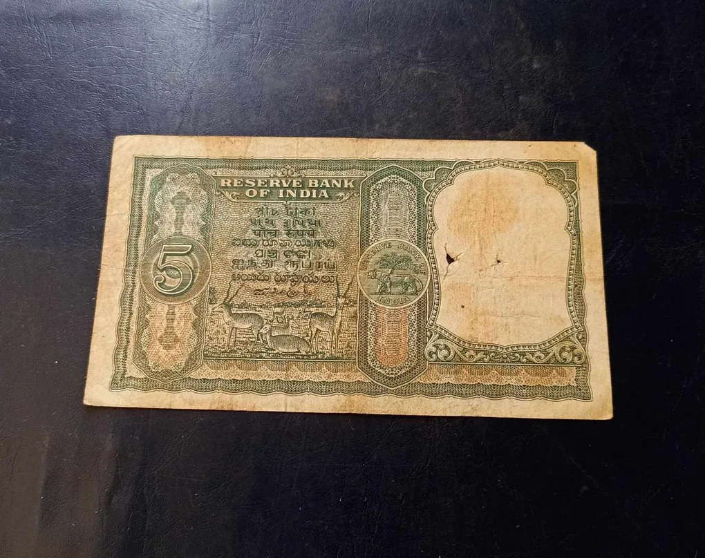Reserve Bank of India 5₹ note Same and similar note are available
