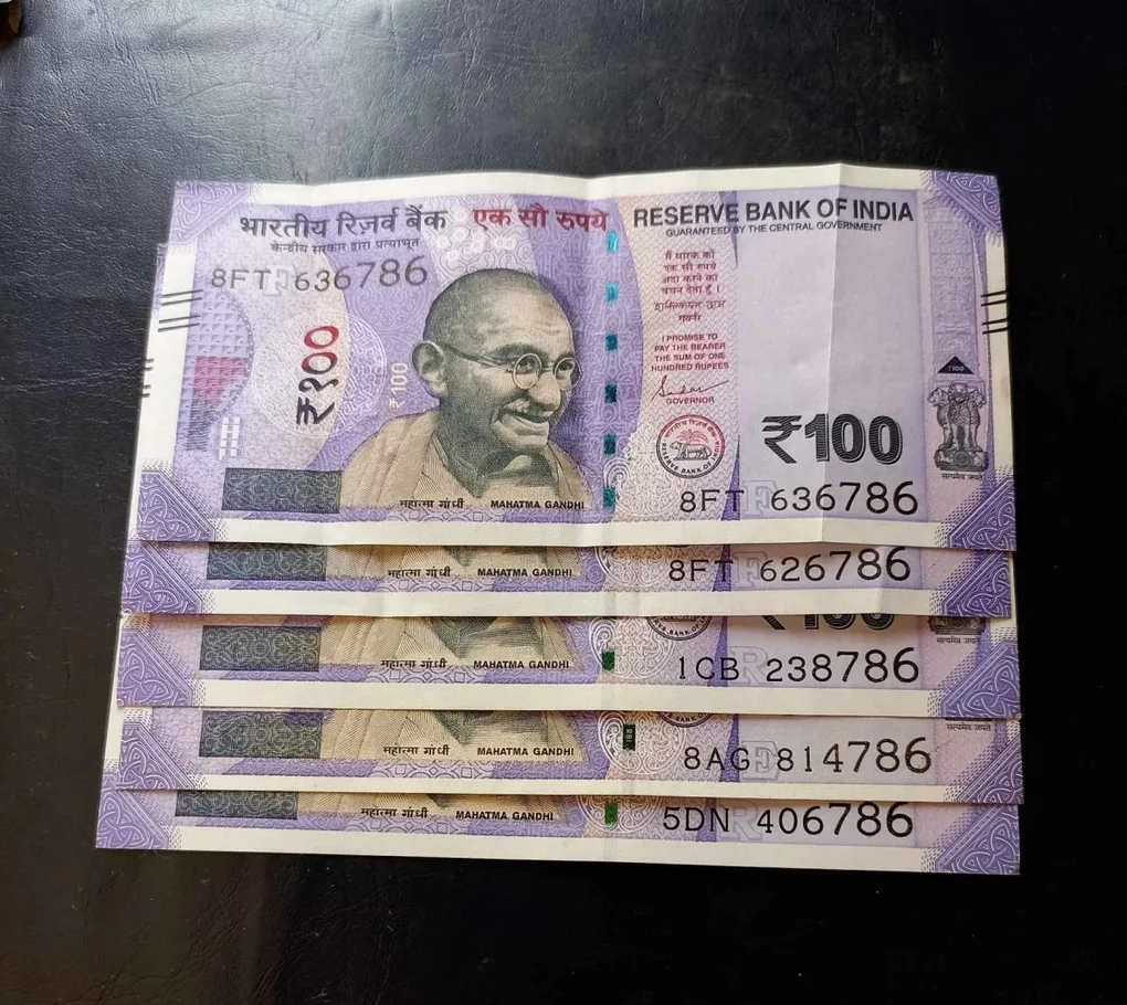 Reserve Bank of India 100₹ note Unc condition Ending 786