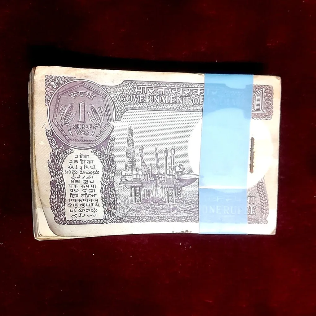 One Rs Small Coin Pkt Finance Minister S.Venketraman 1986 Year 729501
