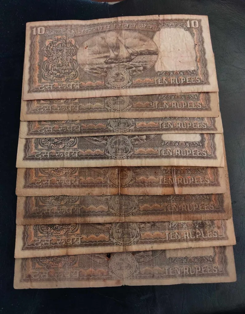 Reserve Bank of India 10₹ note Same and similar note are available