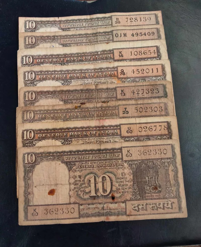 Reserve Bank of India 10₹ note Same and similar note are available