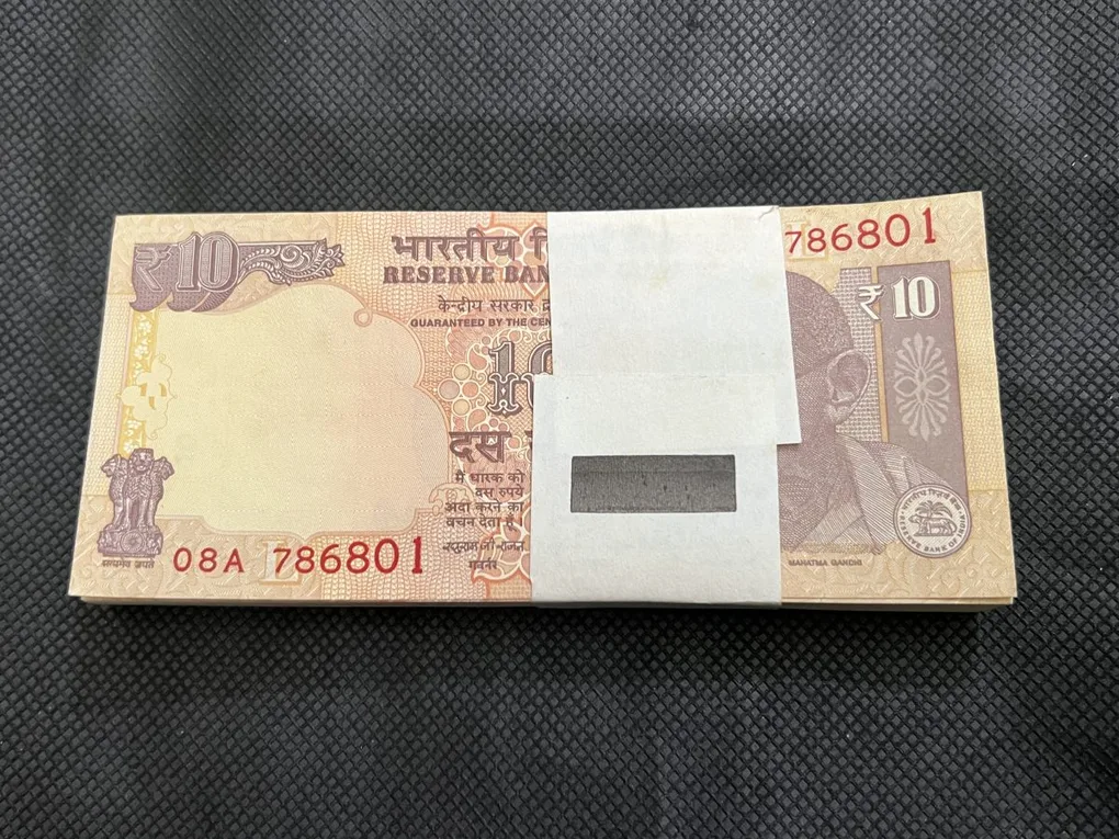 Extremely rare telescopic 2015 RRR 10rs full serial bundle with fancy number 786-801. Only 9 prefix comes 00A to 09A