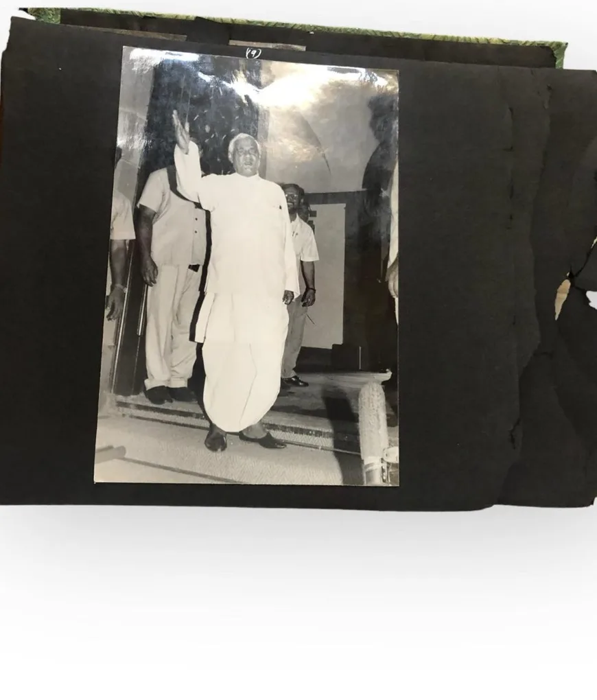 P116 - India original vintage photograph Political Series Unique and Rare (Copy)