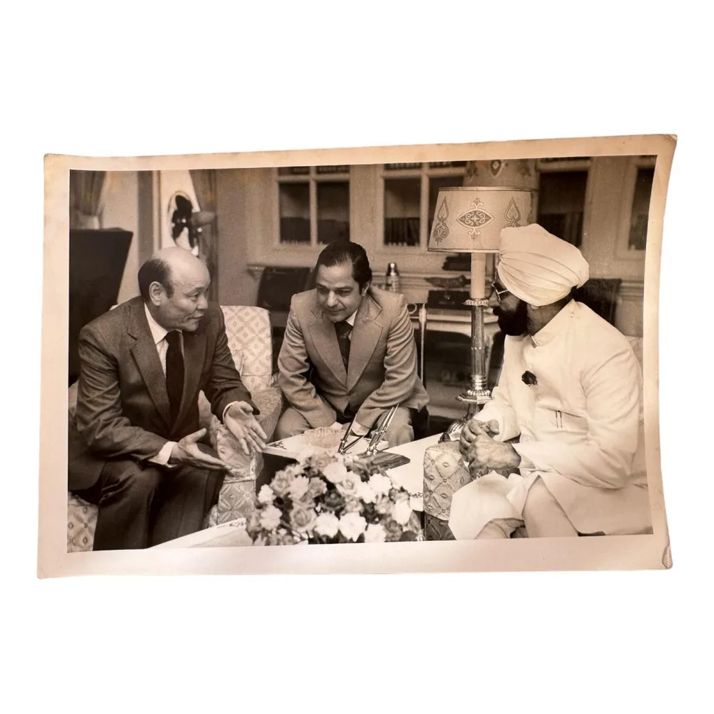 P74 - India original vintage photograph Political Series Unique and Rare