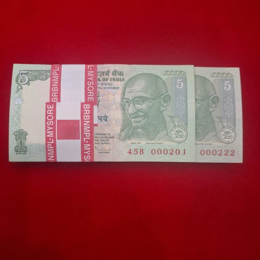 5 Rupee Packet GEM UNC Condition Lower No. Serial No. 000201