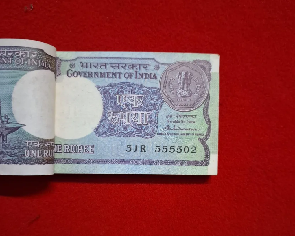 One Rupee Packet Super Fancy Number Serial No. 51R 555501 Chocolate Condition