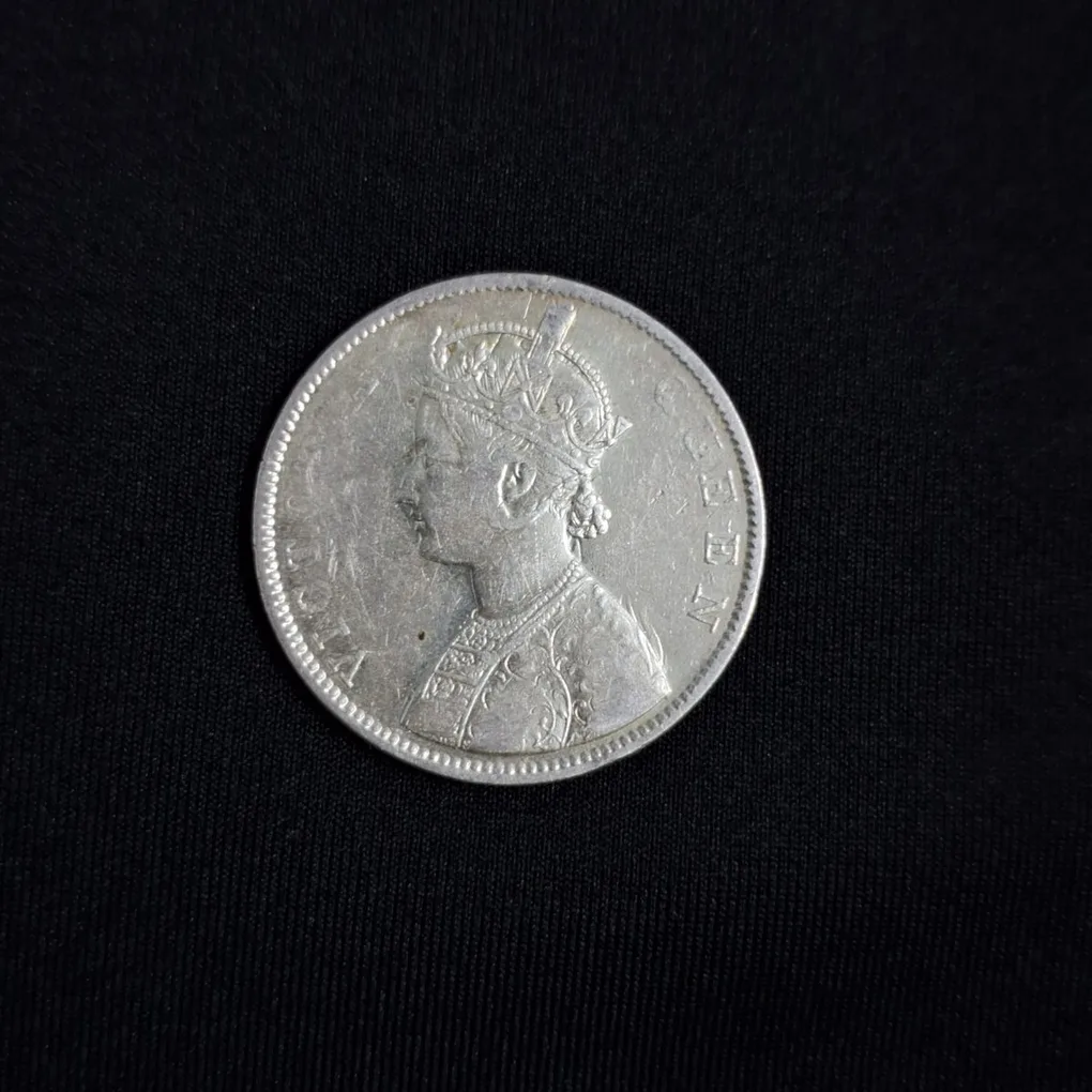 One rupees silver coin 1862 Victoria Empress