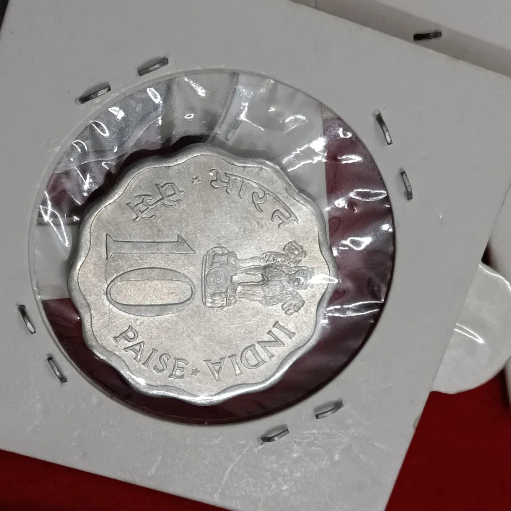 Ten Paise Aluminium Scare Coin Equality Development Peace 1975 Year 9 Pcs Given