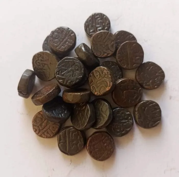 Copper Mughal Empire Humayun Condition as image 5 piece given Same and similar piece is available