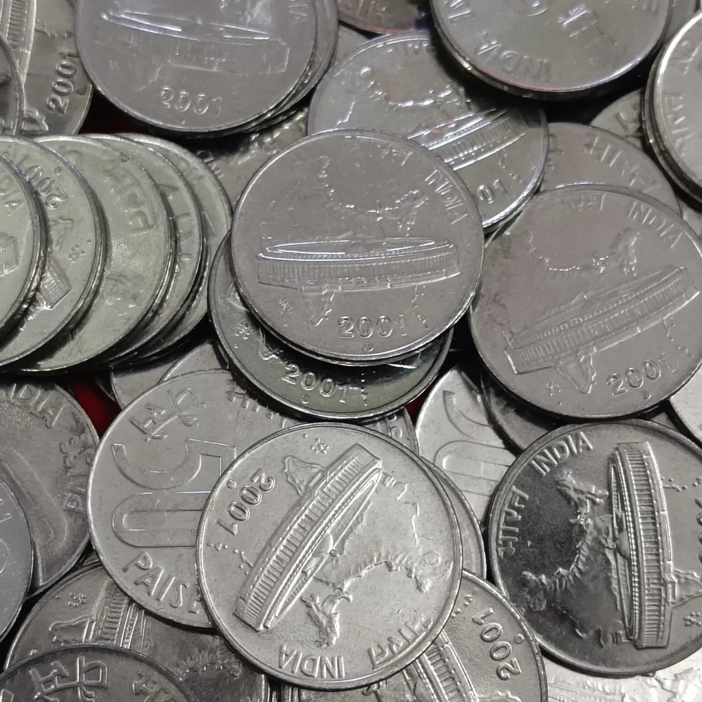 50 Paise Scare Coin 2001 Noida Mint 100 Pcs Given Gem Unc Condition