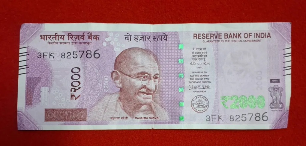 2000 Rupee Note Ending 786 Serial No. 825786