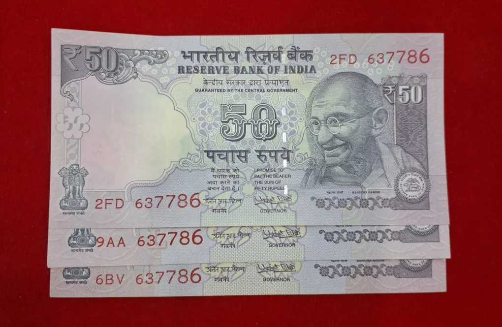 50 Rupee GEM UNC Condition 3 Notes Ending 786 Same Serial No. 637786