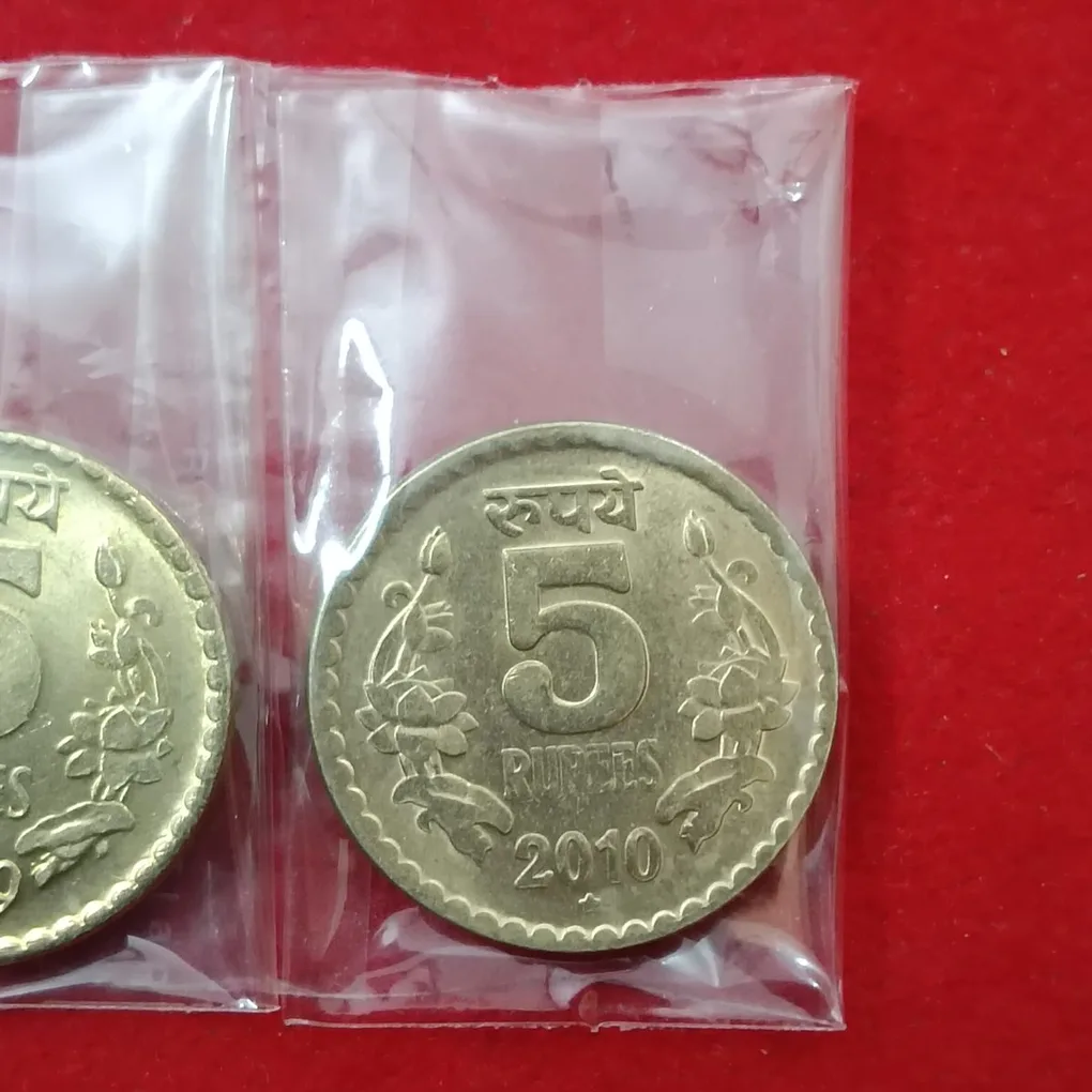 Five Rs Scare Brass Coin 2009 Or 2010 Year Coin Set Hyderabad Mint Unc Condition