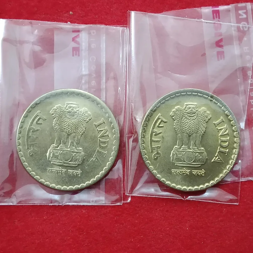 Five Rs Scare Brass Coin 2009 Or 2010 Year Coin Set Hyderabad Mint Unc Condition