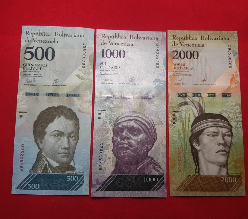 Venezuela 3 Notes Set 500,1000,2000 Bolivares Gem UNC Condition Ending 786 Number