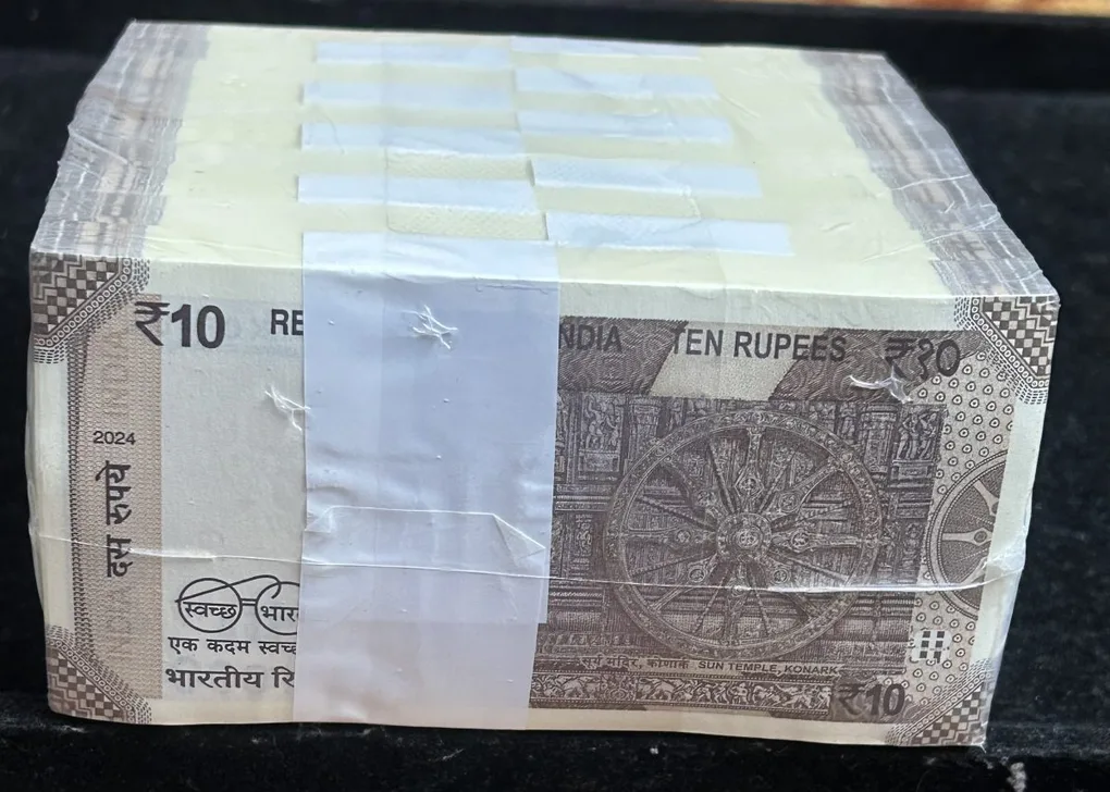 000001 lower Number seeled pack 2024 mint pack Exetermaly Rare Rim