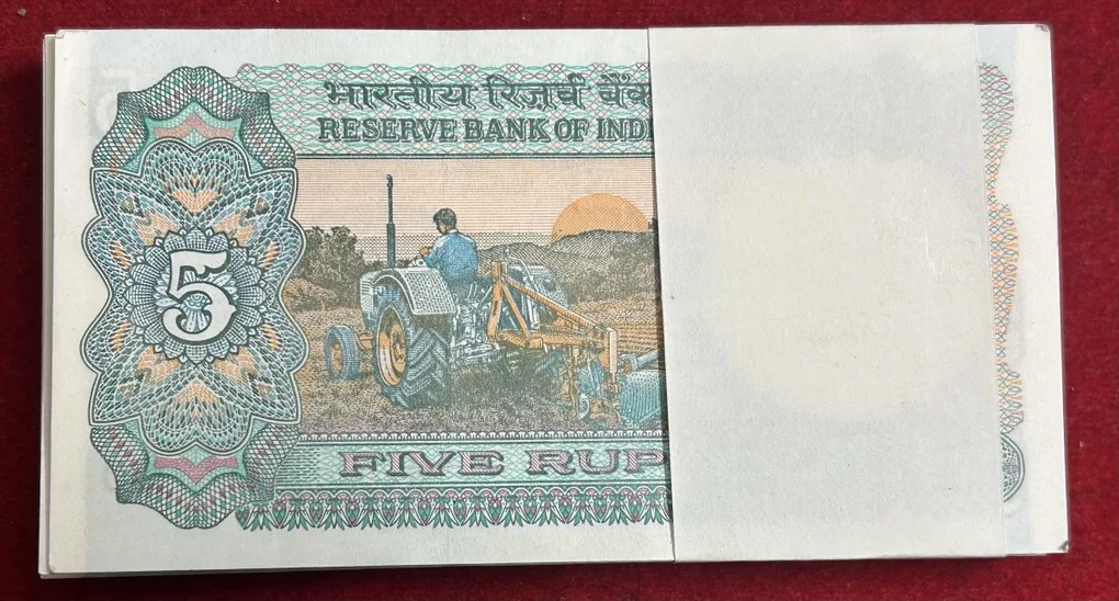 5 Rupees Tractor Issue with out pin Holl Governor Bimal Jalan Serial Gem chocolate Packet