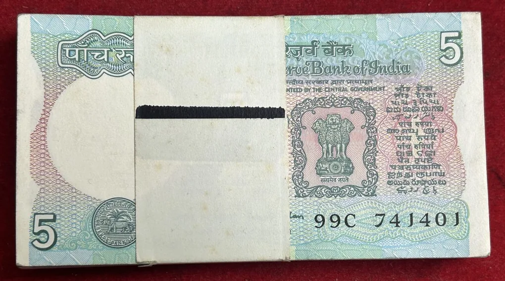 5 Rupees Tractor Issue with out pin Holl Governor Bimal Jalan Serial Gem chocolate Packet
