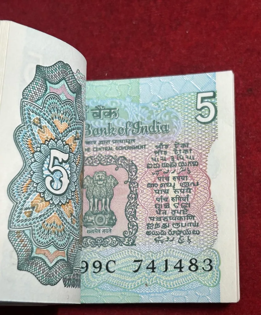 5 Rupees Tractor Issue with out pin Holl Governor Bimal Jalan Serial Gem chocolate Packet