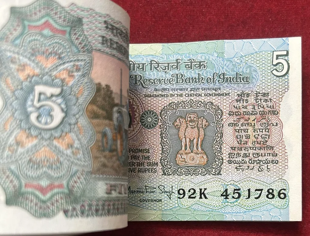 786,Five Rupees Tractor Issue Governor Manmohan Singh Rare Serial Packet