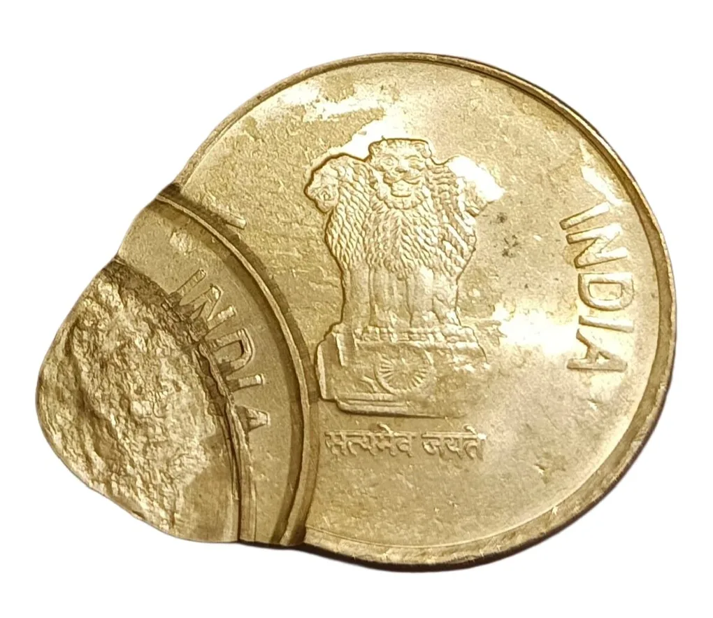 5 Rupees Ni/Brs New Issue Year 2020 with Triple Strikes Error in UNC Grade.