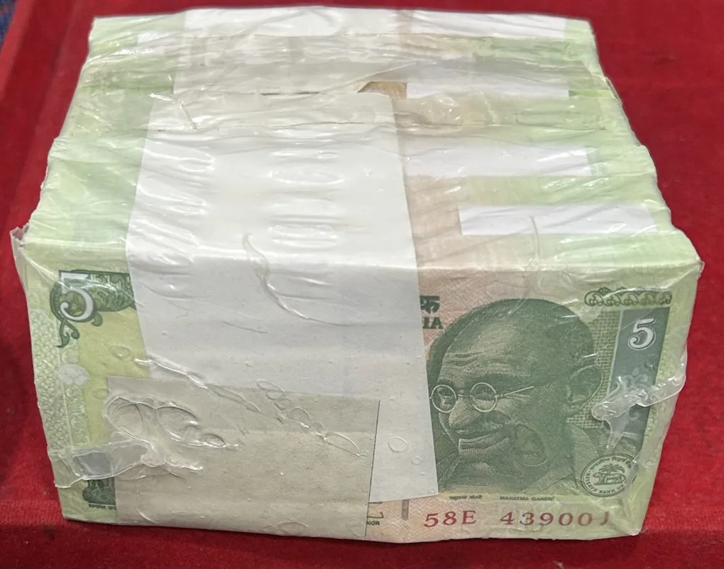 5 Rupees Sealed Mint Pack RIM Subbarao UNC Lowest Price (1000 Note Pack ) RIM