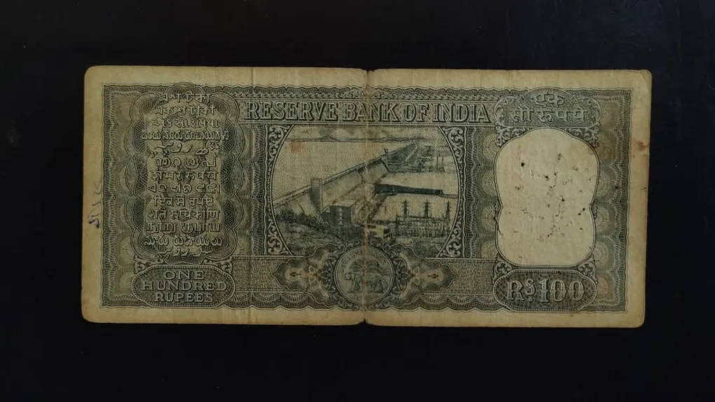 Reserve Bank of India 🏛️🏛️ 100 rs. note 💸💵💸 Signature of LK Jha Diamond issue condition as imege Same and similar piece available
