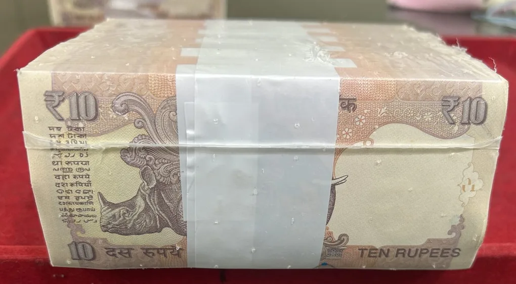 10 Rupees Sealed Pack Rim Old Issue Raghuram Rajan ( S insert ) 1000 Notes 10 Bundle
