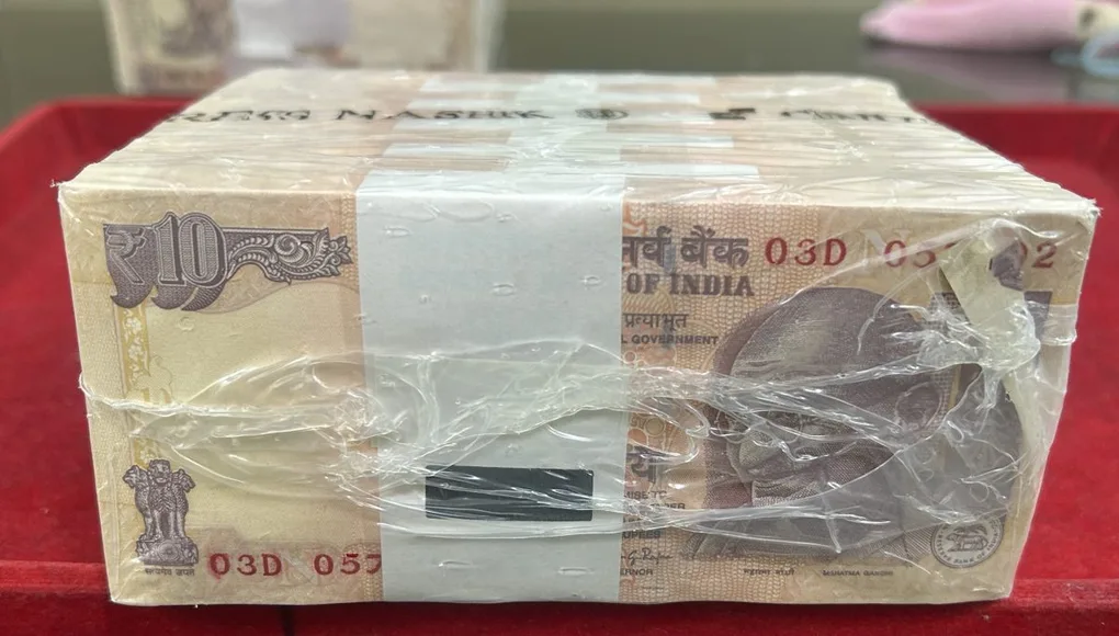 10 Rupees Sealed Pack Rim Old Issue Raghuram Rajan ( N insert ) 1000 Notes 10 Bundle